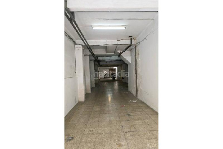 Piso oportunidad piso tipo casa gran garaje y terraza en Terrassa