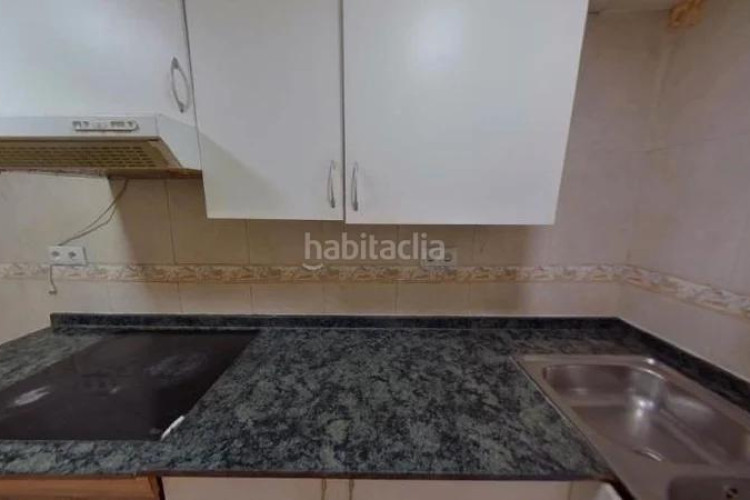 Piso (barcelona). "okupado" (no se puede visitar ni hipotecar). en Terrassa