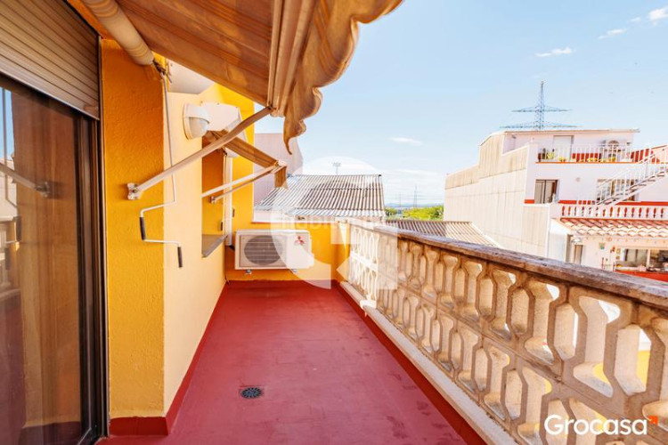 Casa amplia casa para dos familias en Les Arenes - La Grípia - Can Montllor Terrassa