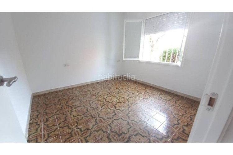 Piso  en la calle olot en Les Arenes - La Grípia - Can Montllor Terrassa