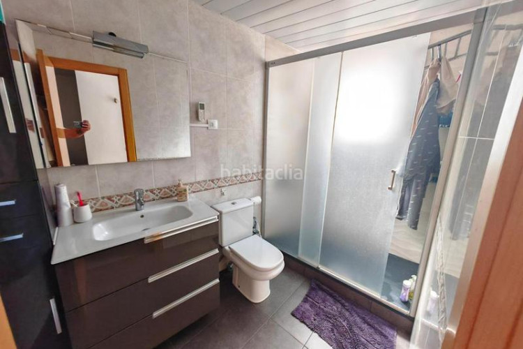 Casa  ideal para dos familias con gran patio y terraza en la gripia en Terrassa