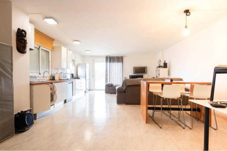 Piso pis local de inverssió habilitat com a vivenda a . en Terrassa