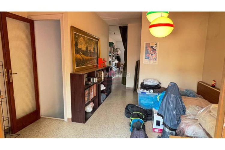 Casa  en venta en la gripia, en carrer borges blanques de 220m construidos con salida a patio de 40m, tres terrazas y en Terrassa