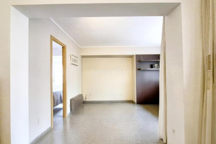 Piso cantoner de 115 m2 i 4 hab al carrer faraday a 100 metres de la plaça del progres en Terrassa