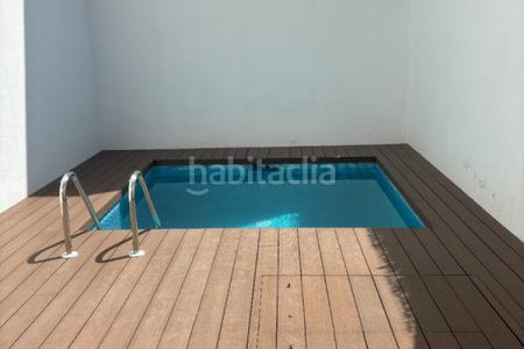 Casa en carrer de las navas de tolosa 87 exclusiva casa a estrenar con piscina privada en Terrassa
