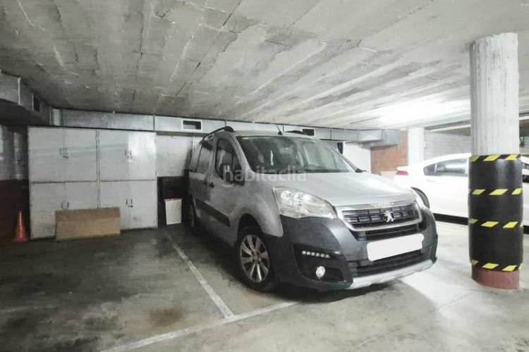 Piso pis de 4 hab amb parquing i espectacular de traster 25 m2 a la gripia en Terrassa