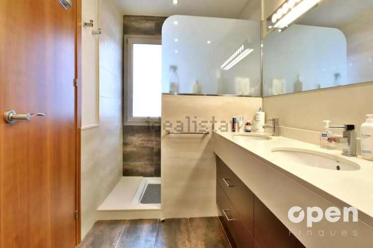 Chalet adosado en calle de la Poetessa Caparà