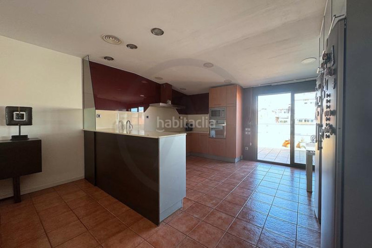 Casa adosada amplia casa adosada en La Maurina – 293 m², con garaje, ascensor y terrazas en Terrassa