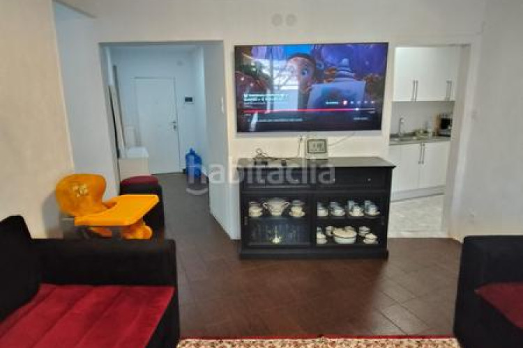 Piso  reformado en La Cogullada 3 dormitorios, 1 baño, todo exterior, cocina individual, con dos balcones uno de 6m y otro de 4m y en Terrassa