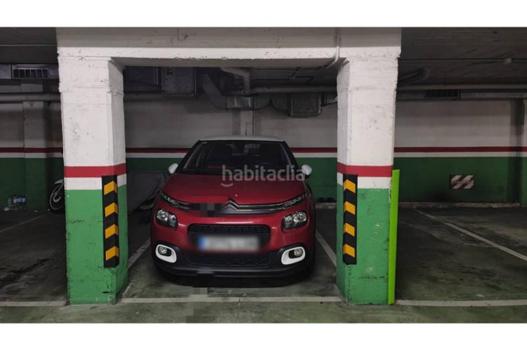 Piso  de 3 habitaciones con parking en Plaça Catalunya - Escola Industrial Terrassa