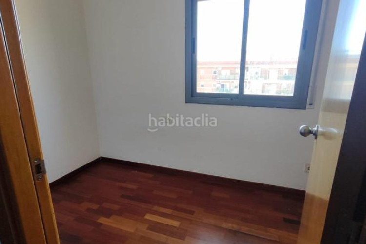 Piso  de 3 habitaciones, y 2 baños en Egara Terrassa
