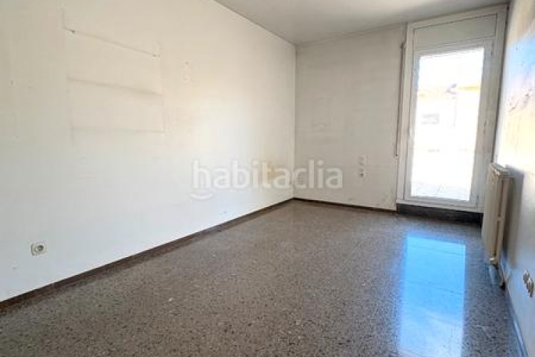 Piso  señorial único en pleno centro – 6 habitaciones, 3 baños, terraza de 200 m², parking incluido en Terrassa