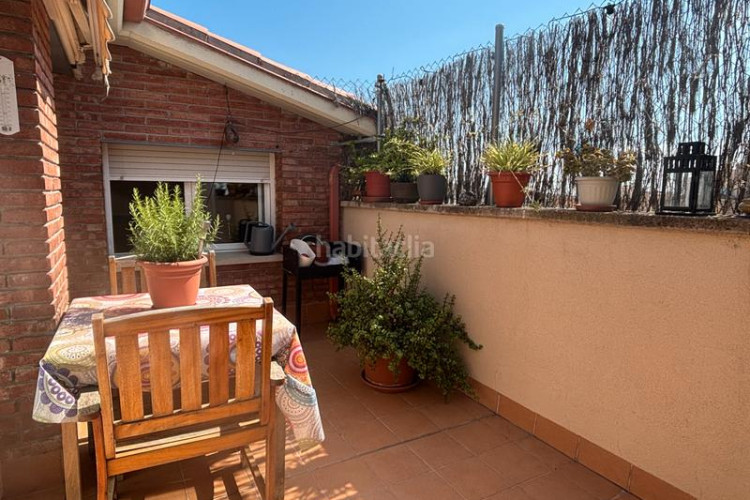Dúplex impecable duplex en el corazón de pere parres a dos minutos del centro con parquing incluido en Terrassa