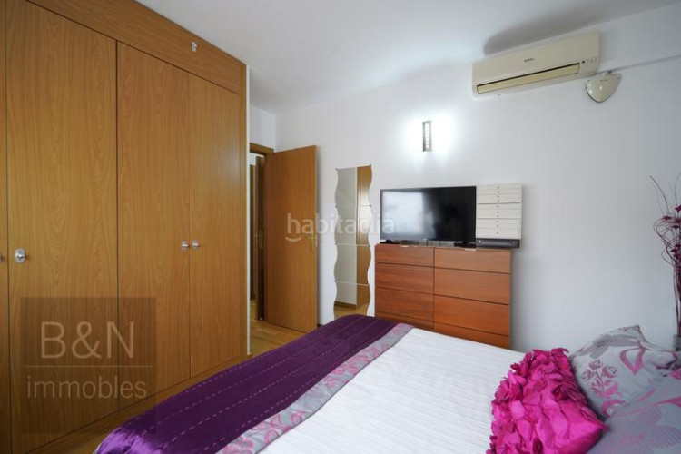 Piso te vas a enamorar de su carácter! amplio, luminoso, con zona comunitaria y plaza de párquing con trastero en Terrassa