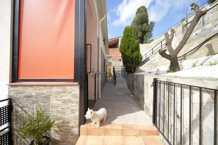 Casa independiente en Barrio Les Martines