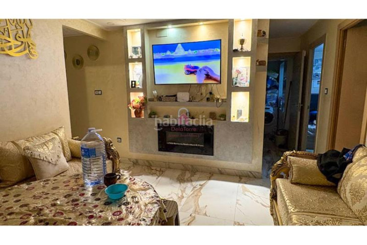 Piso  en venta tocando a passeig 22 juliol de 70m construidos de 3 habitaciones con ascensor y salida a balcón. en Terrassa