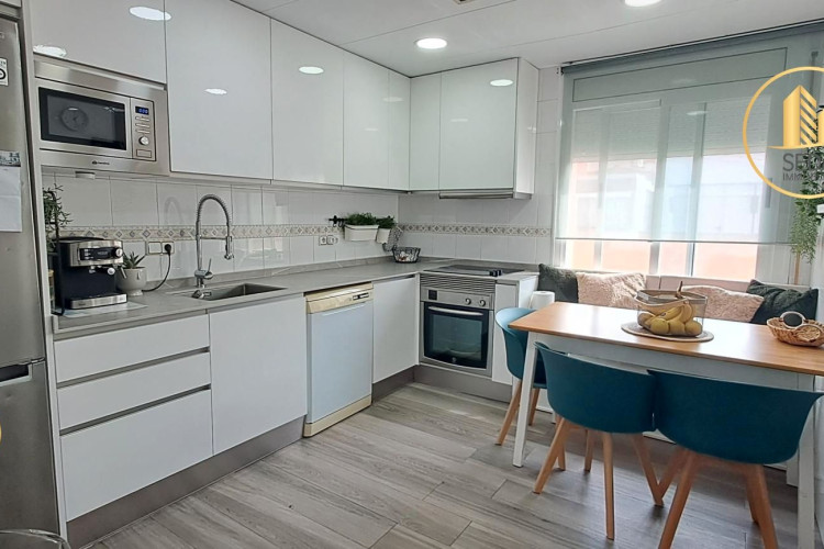 Carrer de la Mare de Du00E9u del Carme, Ca n'Anglada