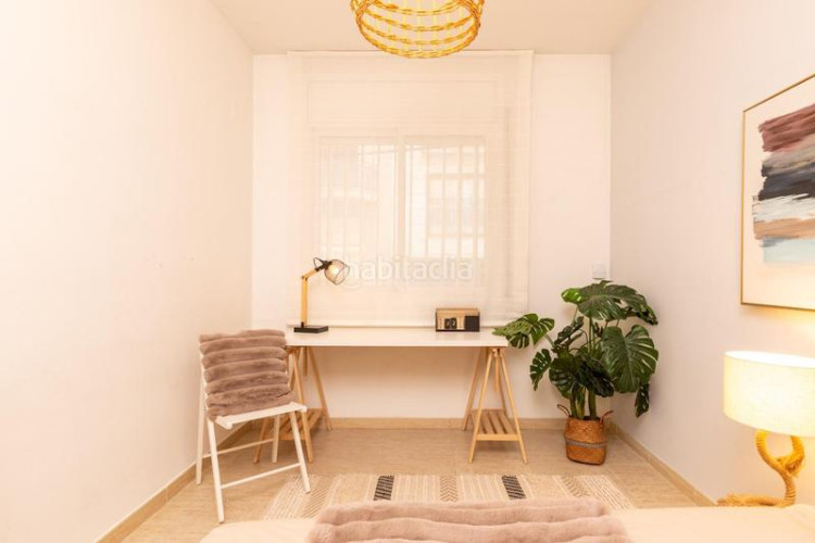 Planta baja en calle de galileu 341 jardí privat amb espai verd únic i amb pàrquing en Terrassa