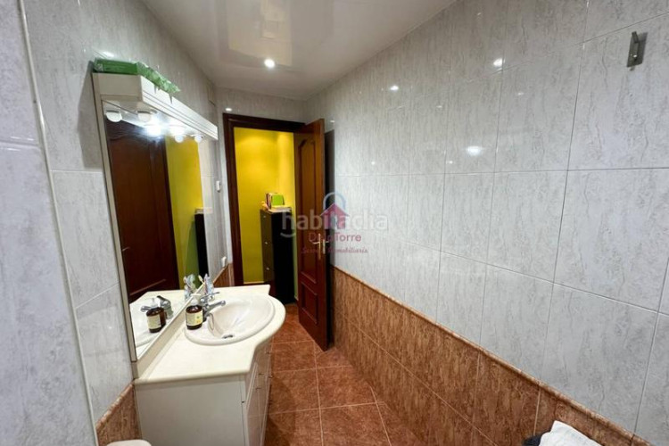 Piso  en venta luminoso, bien ubicado y listo para entrar a vivir! en Terrassa