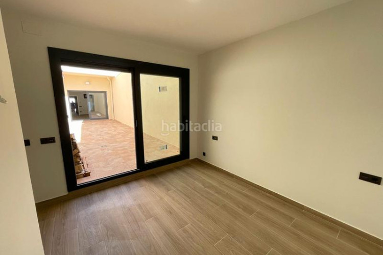 Piso zona de Ca n'Aurell. obra nueva de 3habs + 2lav. + patio en Terrassa