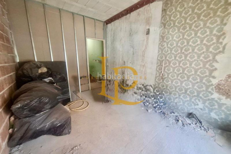 Casa  de pueblo independiente en construccion para acabar a tu gusto en Terrassa