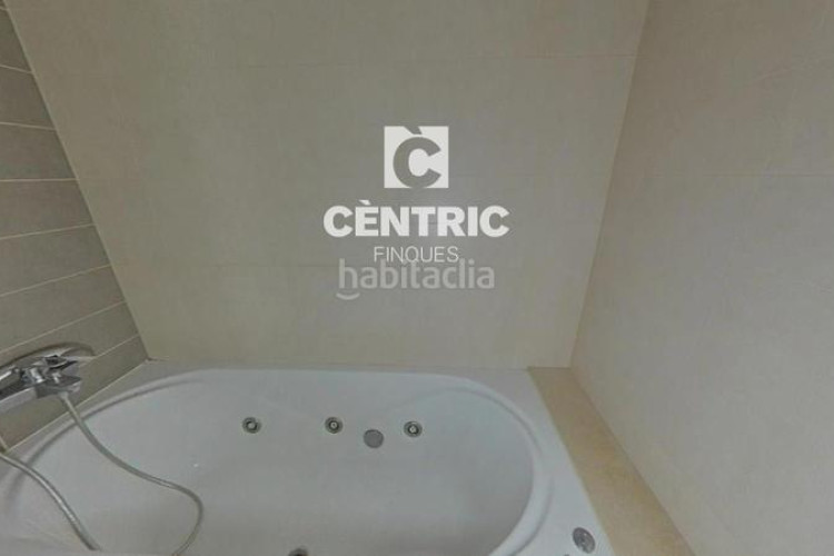 Piso  espacioso con 3 habitaciones ideal familias modernas! en Terrassa