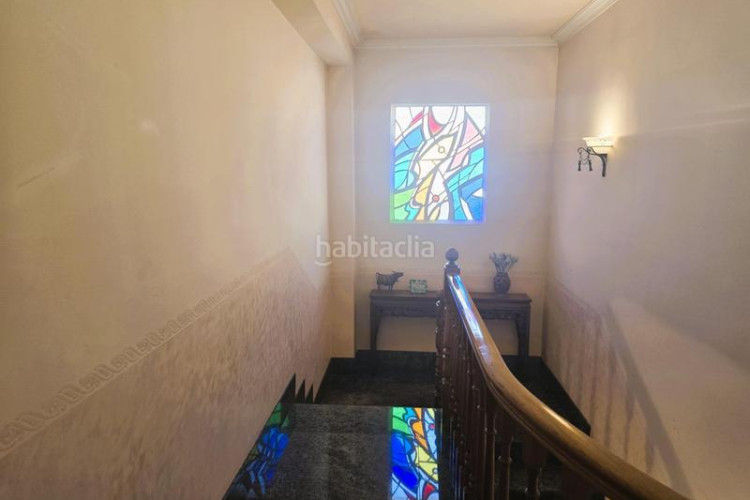 Chalet casa de 3 plantas con piscina y gran garajealmacén en Terrassa