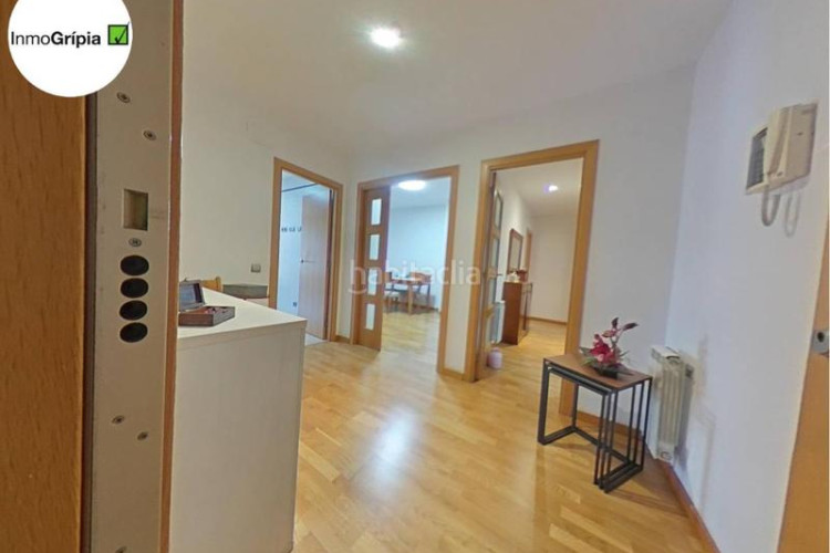 Piso  en venta en les arenescan montllorla grípia08227 en Terrassa
