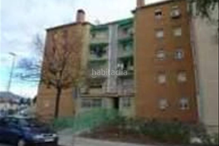 Piso oferta flash! piso de 65 m a reformar en grupo montserrat, en Terrassa