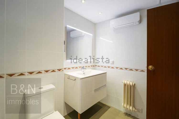 En exclusiva: planta baja con alma de hogar, gran terraza y parking en un entorno tranquilo rodeado