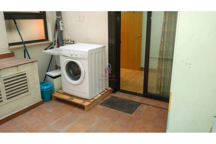 Poetesa Capara, Sant Pere Nord