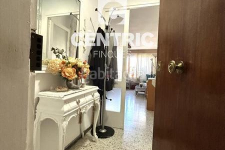 Piso torrent den pere parres, piso de 4habs. 2 wc en Terrassa