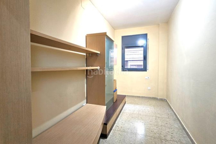 Planta baja en carrer de ricardo caro 31 exclusiva vivienda seminueva con parquing en Terrassa