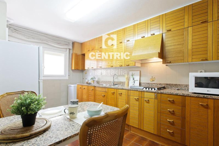 Piso  espacioso y luminoso en ca naurell con una ubicación inmejorable! en Terrassa