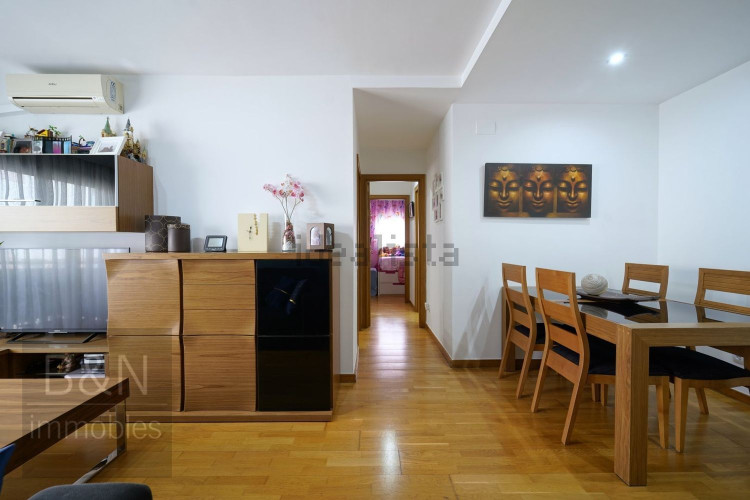 ¡Te vas a enamorar de su carácter! Amplio, luminoso, con zona comunitaria, párquing y trastero.