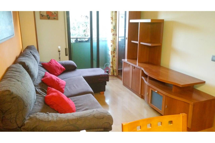 Poetesa Capara, Sant Pere Nord