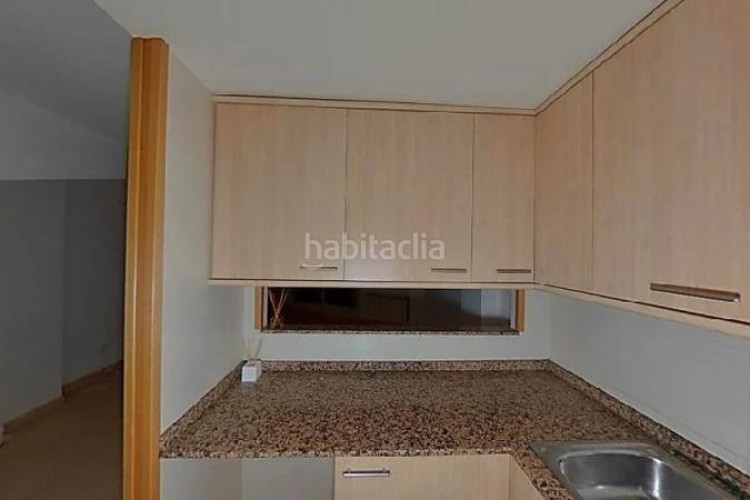 Piso errassa (barcelona). "okupado" (no se puede visitar ni hipotecar). en Terrassa