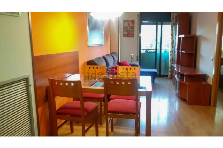 Piso en calle de la Poetessa Caparà