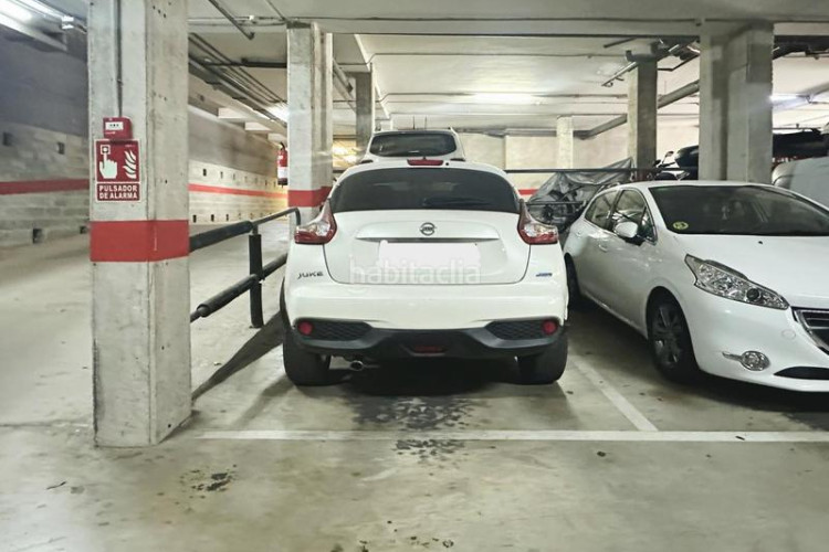 Ático atico seminuevo de 102 m2 con terraza de 53 m2 a pie de comedor con parquing y tratero incluidos en avenida madrid tocando estacio en Terrassa