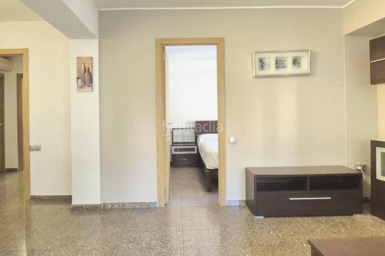 Piso cantoner de 115 m2 amb 4 hab i 2 banys al carrer faraday a 100 metres de la plaça del progres en Terrassa