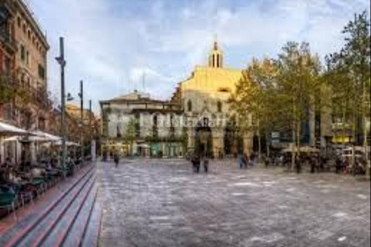 Piso acogedor piso de 1 dormitorio en venta, con cocina americana, terraza acristalada y parking. ideal para disfrutar de comodidad y e en Terrassa