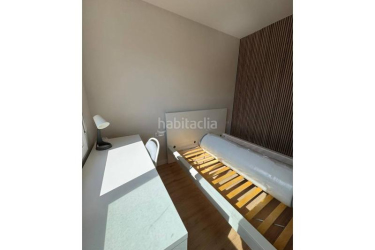 Piso escoles, acabado de reformar en Plaça Catalunya - Escola Industrial Terrassa