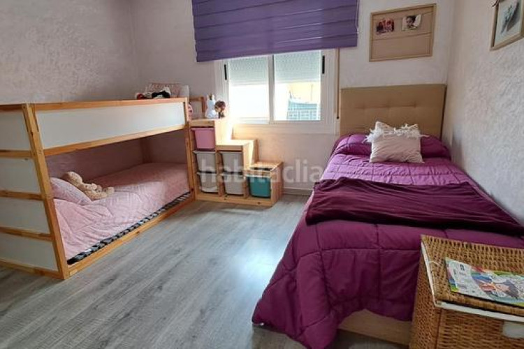 Ático atico totalmente reformado. 2 hab. dobles. 2 terrazas. amplio estudio. en Terrassa