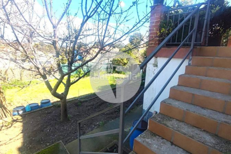 Casa encantadora casa independiente en Can Parellada, perfecta para dos familias en Terrassa