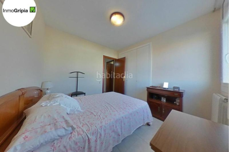 Casa adosada  en venta en les arenescan montllorla grípia08227 en Terrassa