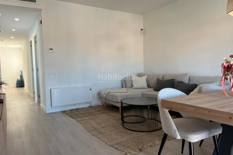 Piso en carrer de topete 52 precioso piso muy luminoso en inmejorable ubicación: consta de un salón-comedor, cocina, 3 habitaciones, baño, aseo, balcón y tra. en Terrassa