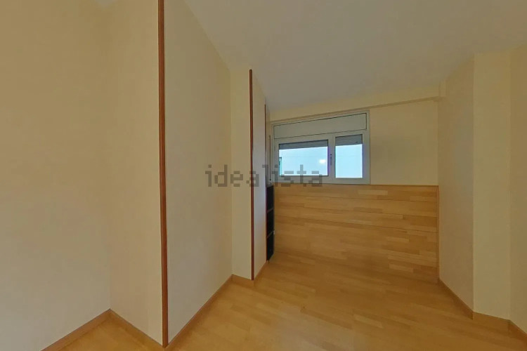 ESPECTACULAR DÚPLEX DE 4DORMITORIOS+3BAÑOS +BALCON+TERRAZA + PARKING (17M).