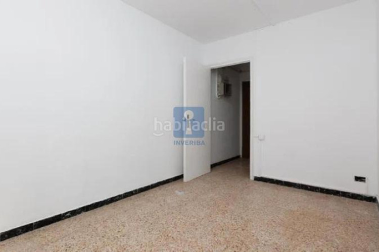 Piso inmueble ilegalmente okupado situado en la calle marinelo bosch 17, 52, , barcelona en Terrassa
