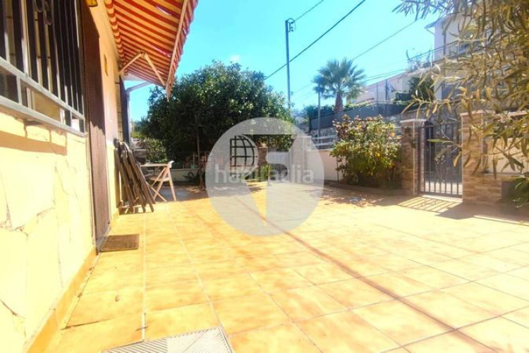 Casa encantadora casa independiente en Can Parellada, perfecta para dos familias en Terrassa