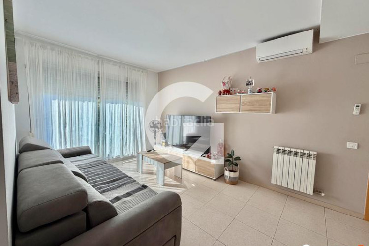 Piso impecable piso con balcon en Torre - Sana Terrassa